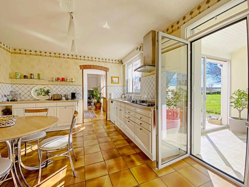 Maison - 230 m² - 8 pièces