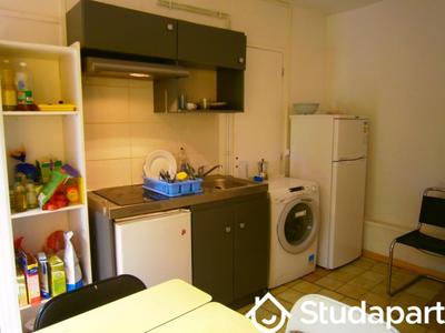 Chambre - 9 m² - 1 pièce