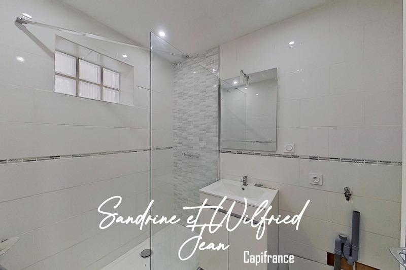 Local commercial - 132 m² - 8 pièces