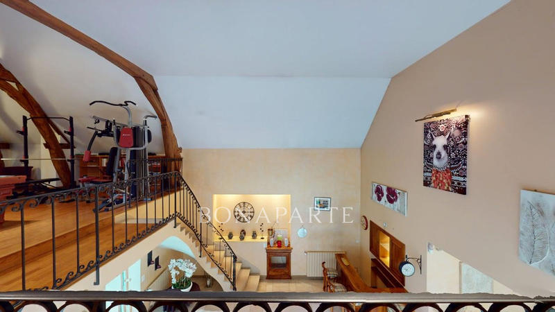 Maison - 367 m² - 16 pièces