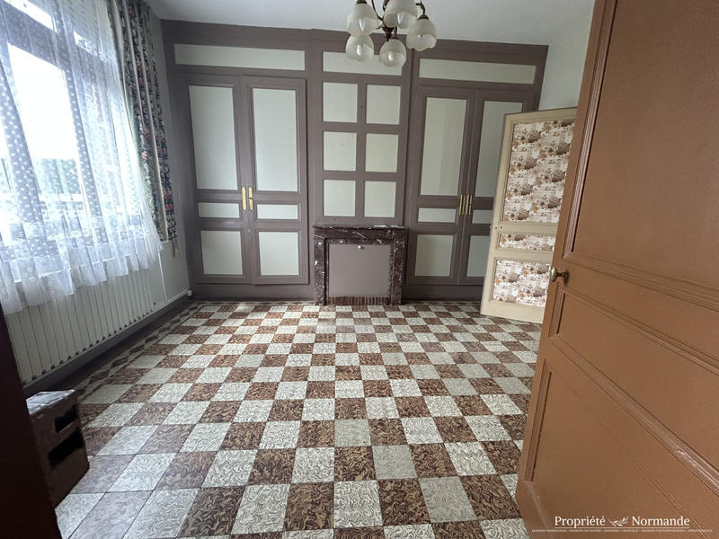 Maison - 204 m² - 7 pièces