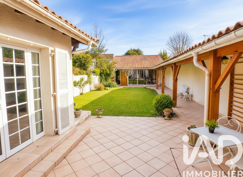 Maison de ville - 240 m² - 10 pièces