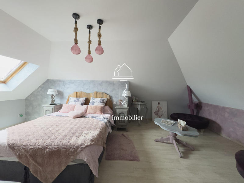 Maison - 181 m² - 8 pièces