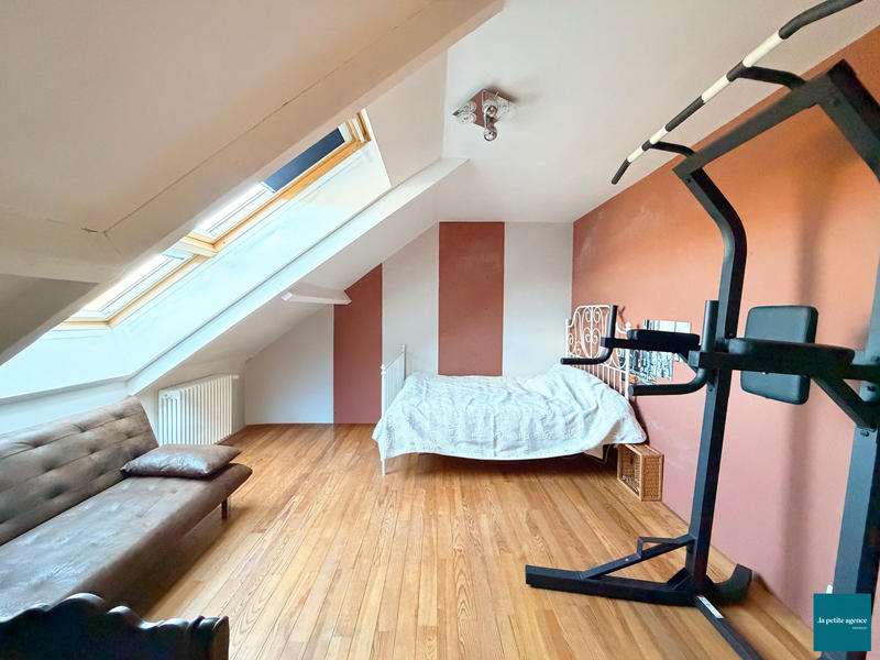 Maison ancienne - 242 m² - 10 pièces