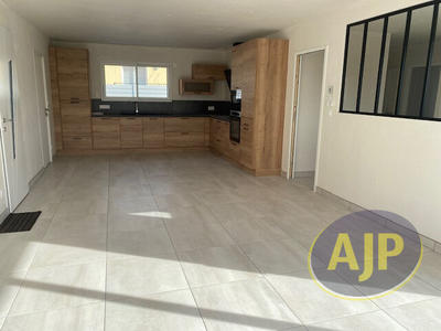 Maison - 77 m² - 4 pièces