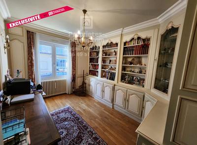 Maison - 184 m² - 9 pièces