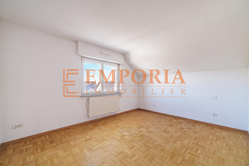 Maison - 220 m² - 6 pièces