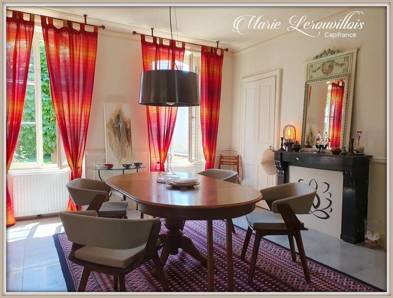 Maison - 402 m² - 12 pièces