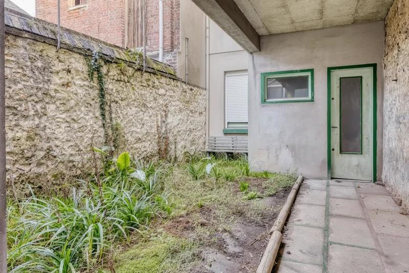 Maison - 238 m² - 11 pièces