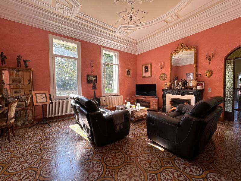 Maison - 380 m² - 11 pièces