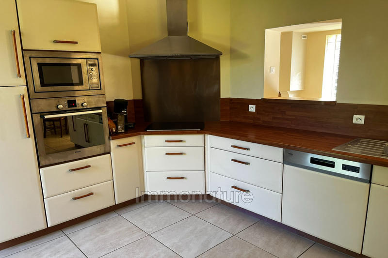 Villa - 197 m² - 7 pièces