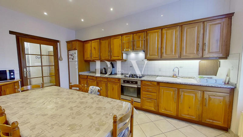 Maison - 168 m² - 7 pièces