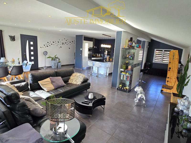 Propriété - 130 m² - 4 pièces