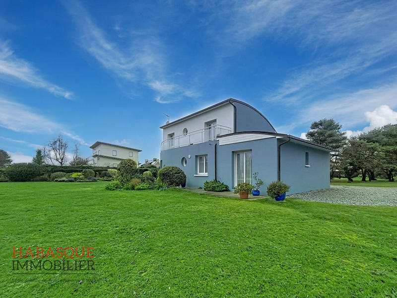 Maison - 142 m² - 7 pièces