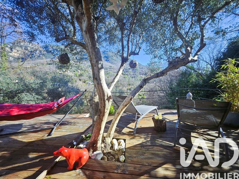 Maison - 200 m² - 11 pièces