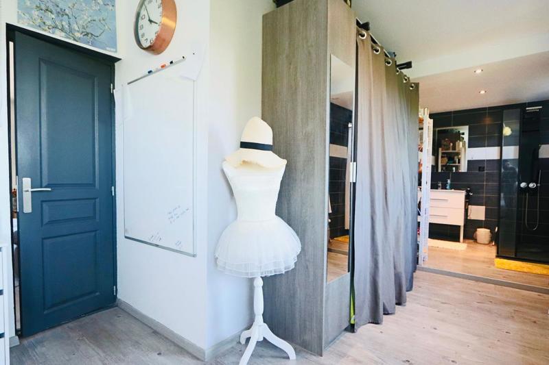 Maison - 210 m² - 7 pièces