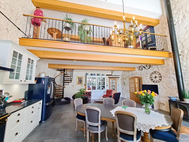 Maison - 432 m² - 10 pièces