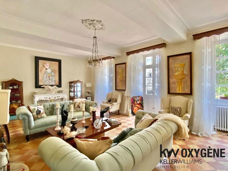 Château - 880 m² - 25 pièces