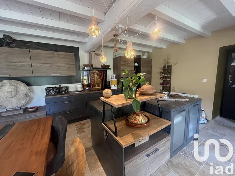 Maison - 167 m² - 10 pièces