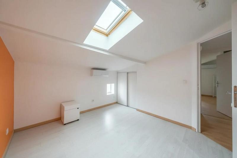 Maison - 200 m² - 6 pièces