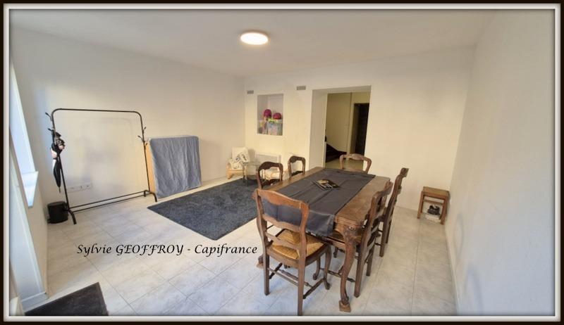 Immeuble - 108 m² - 6 pièces