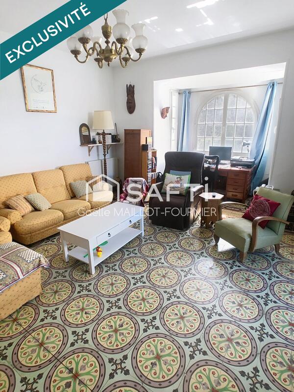 Maison - 226 m² - 7 pièces