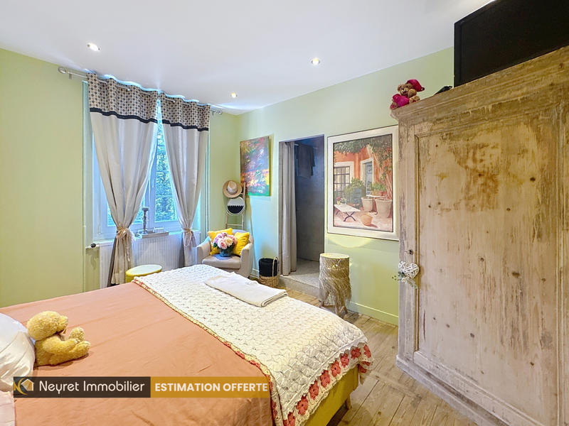 Maison - 300 m² - 10 pièces