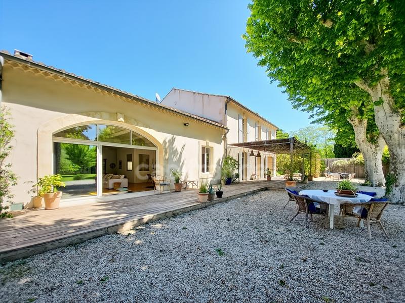 Maison - 628 m² - 9 pièces