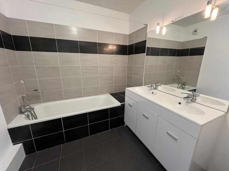 Appartement - 79 m² - 4 pièces