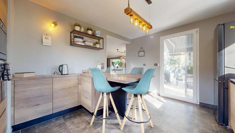 Maison - 178 m² - 8 pièces