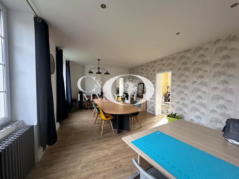 Maison - 236 m² - 10 pièces