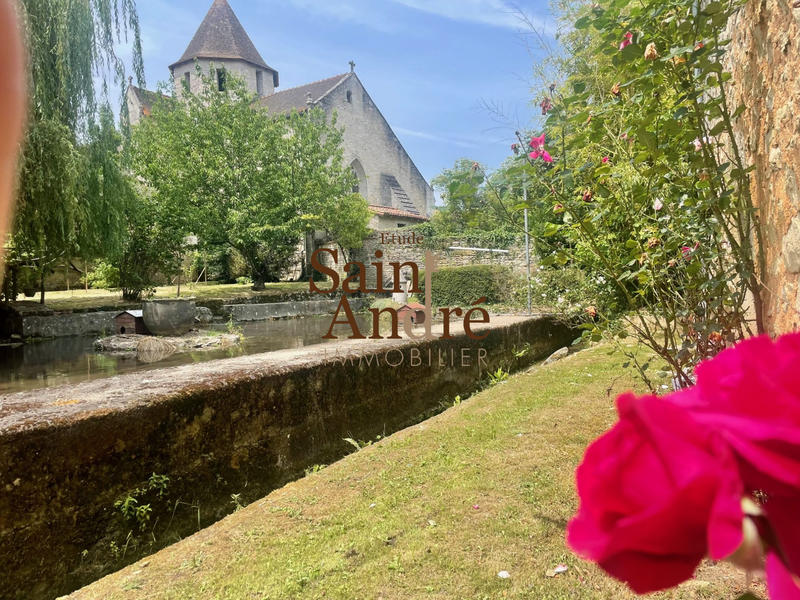 Maison - 200 m² - 9 pièces