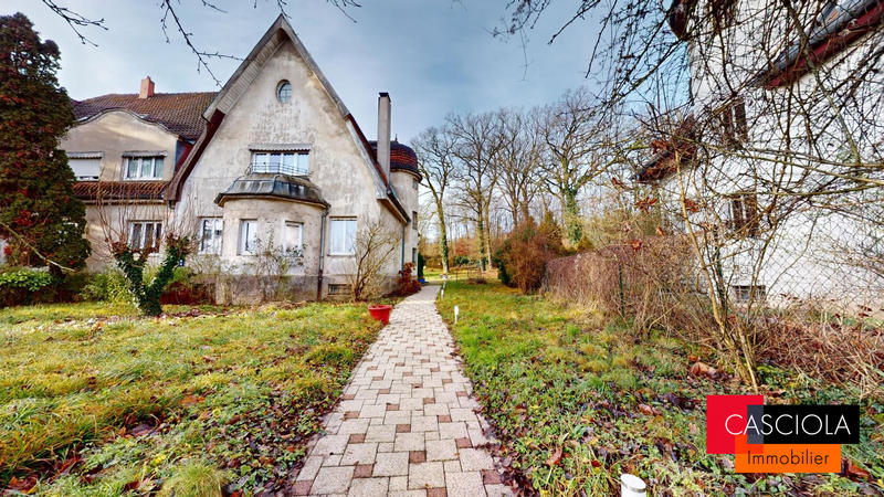 Maison - 259 m² - 9 pièces