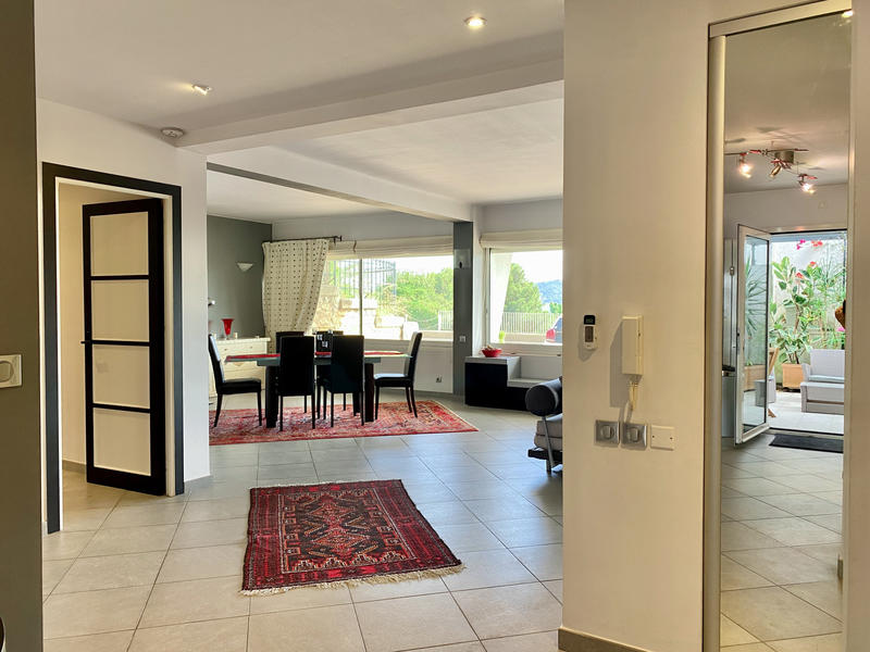 Appartement - 106 m² - 5 pièces