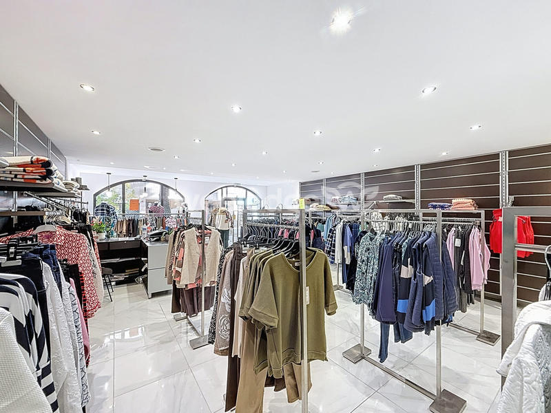 Fonds de commerce - Magasins - 84 m²