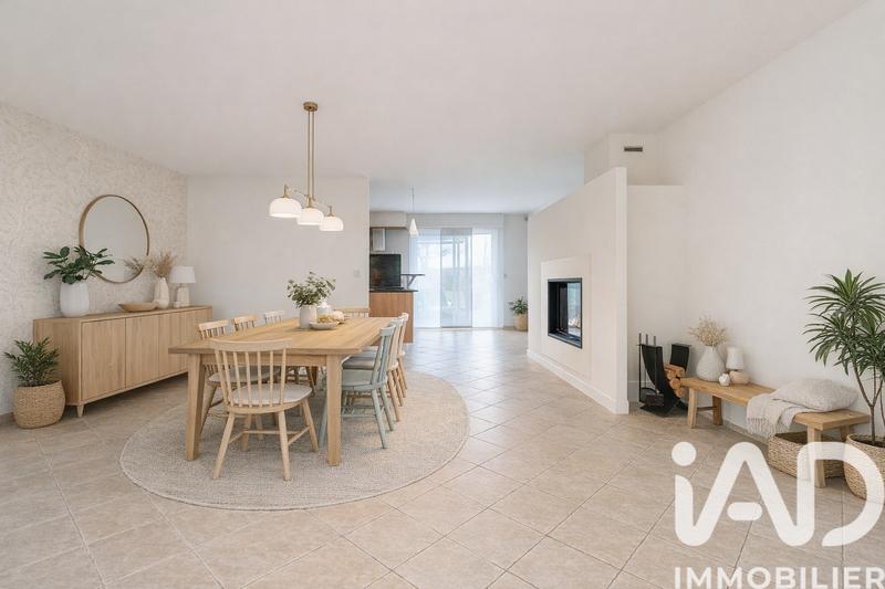 Maison - 240 m² - 8 pièces