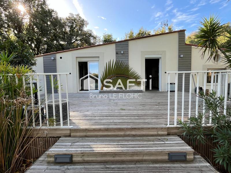 Maison - 234 m² - 8 pièces