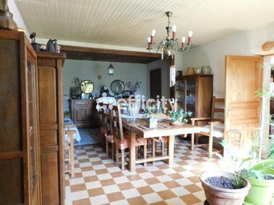 Maison - 210 m² - 5 pièces