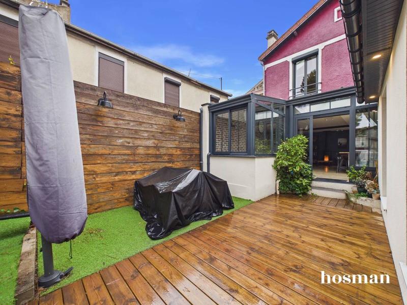 Maison - 181 m² - 6 pièces