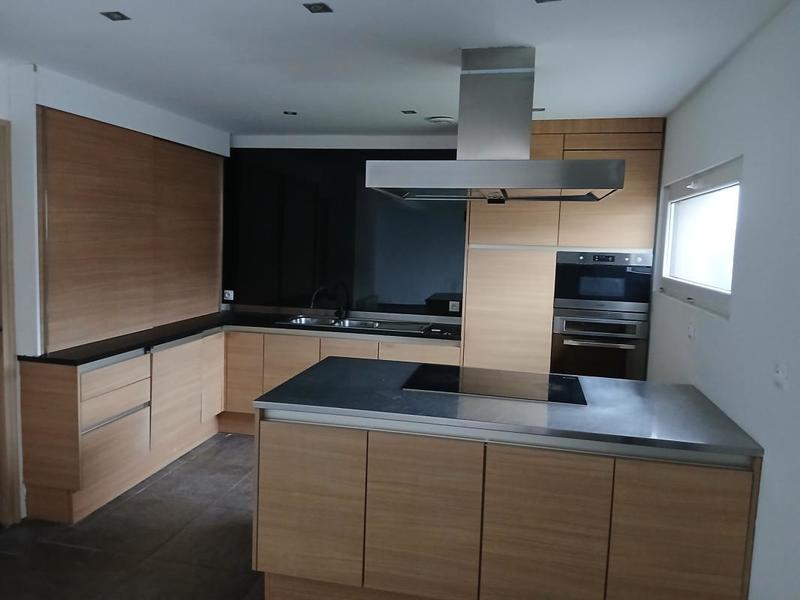 Maison - 270 m² - 5 pièces