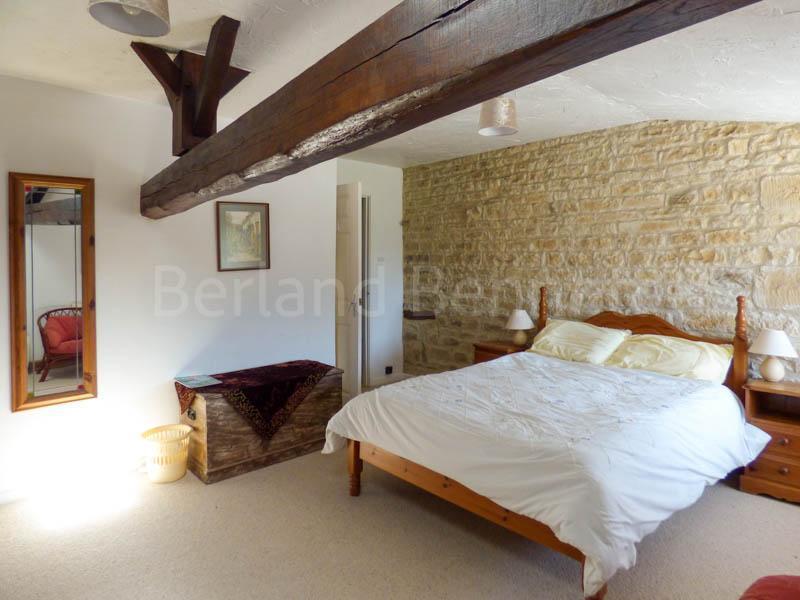 Maison en pierre - 224 m² - 9 pièces