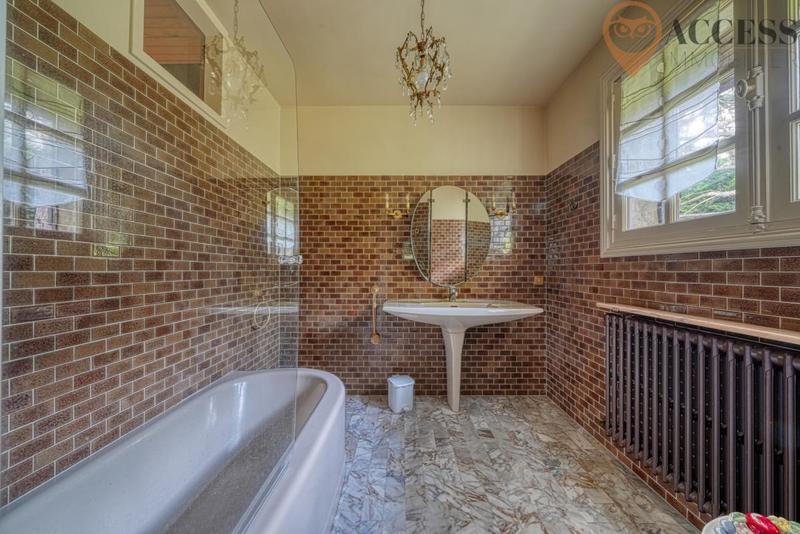 Maison bourgeoise - 300 m² - 8 pièces