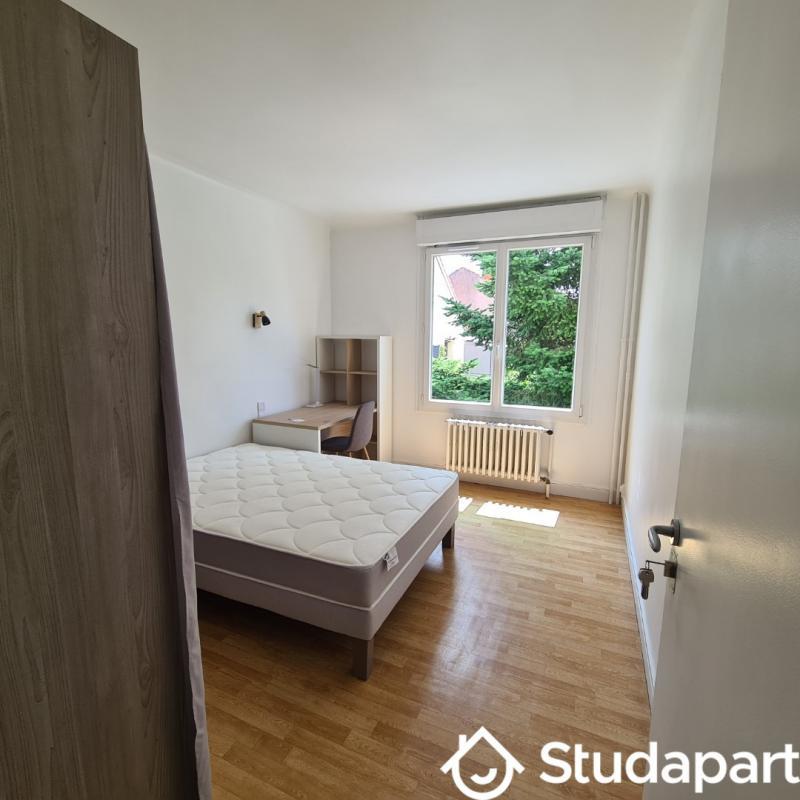 Chambre - 13 m² - 1 pièce