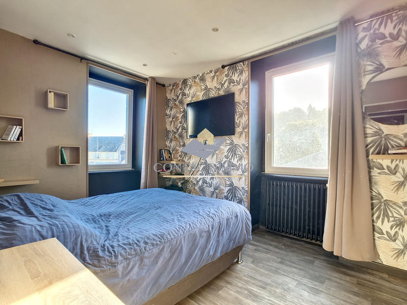 Maison - 293 m² - 8 pièces