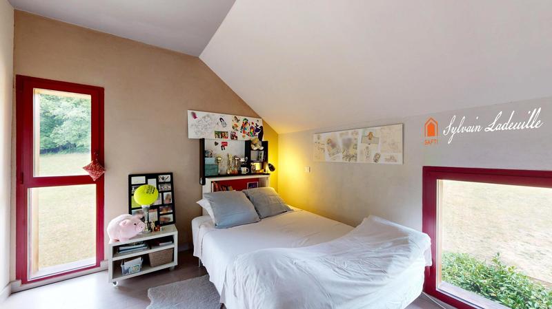 Maison - 180 m² - 5 pièces