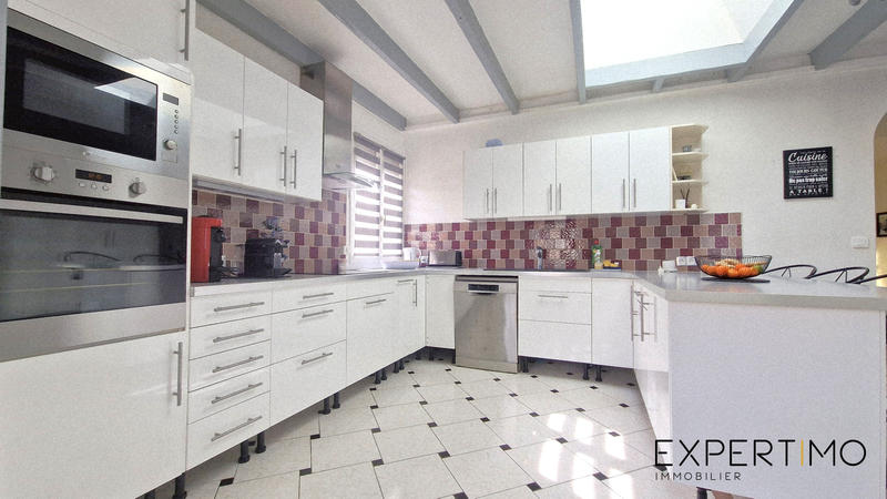 Maison - 139 m² - 6 pièces