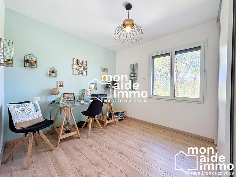 Maison - 260 m² - 8 pièces