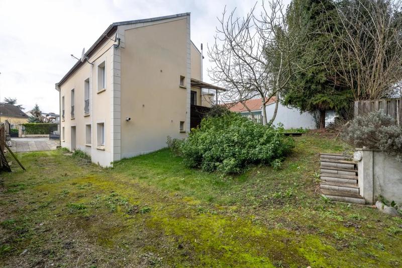 Maison - 187 m² - 8 pièces