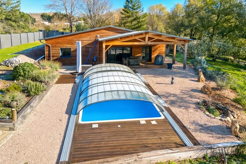 Maison de bois - 140 m² - 5 pièces