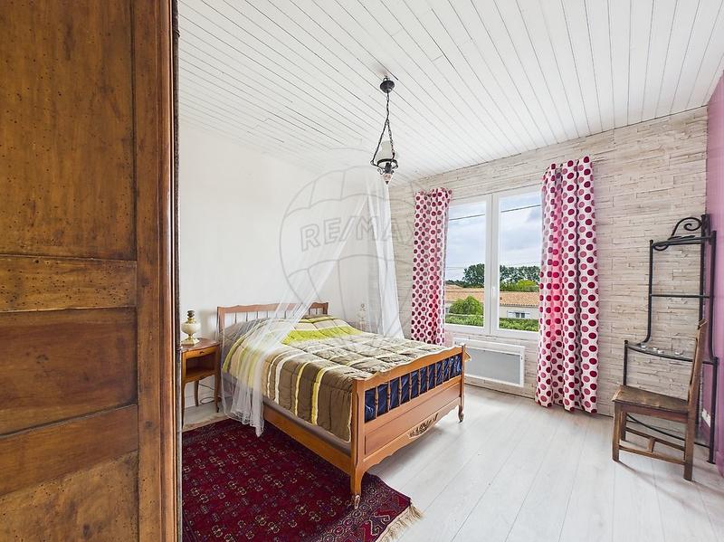 Maison - 271 m² - 10 pièces